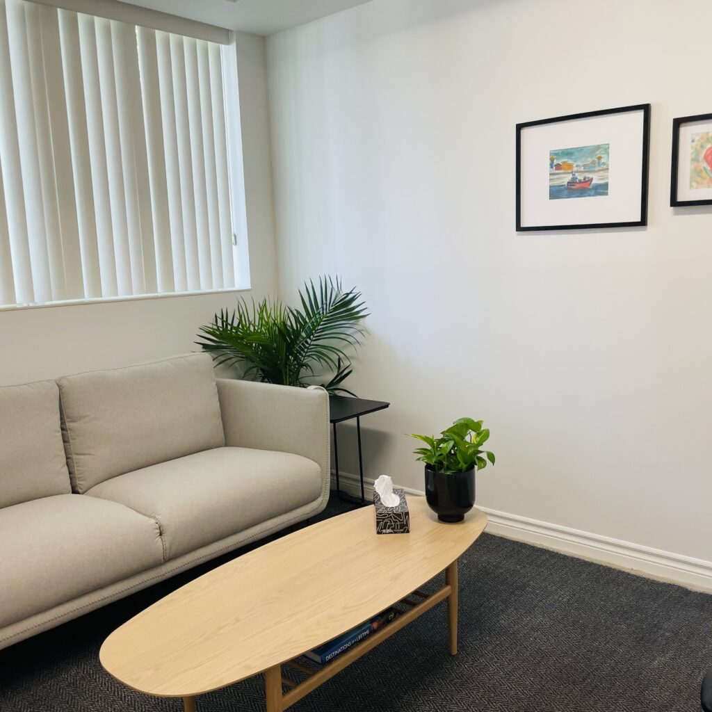 Calming therapy office at IH Psychotherapy clinic in Vaughan, Ontario for anxiety, OCD, phobias, depression, couples therapy, and trauma therapy
